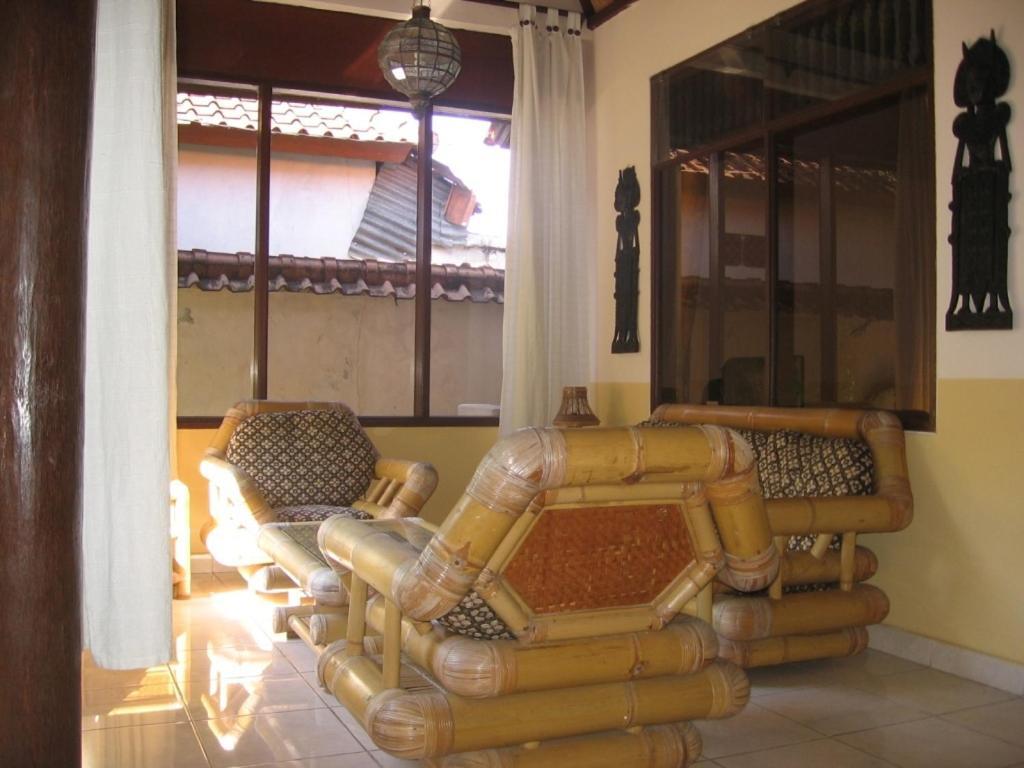 Ombak Putih Bungalows Hotell Nusa Dua  Rum bild