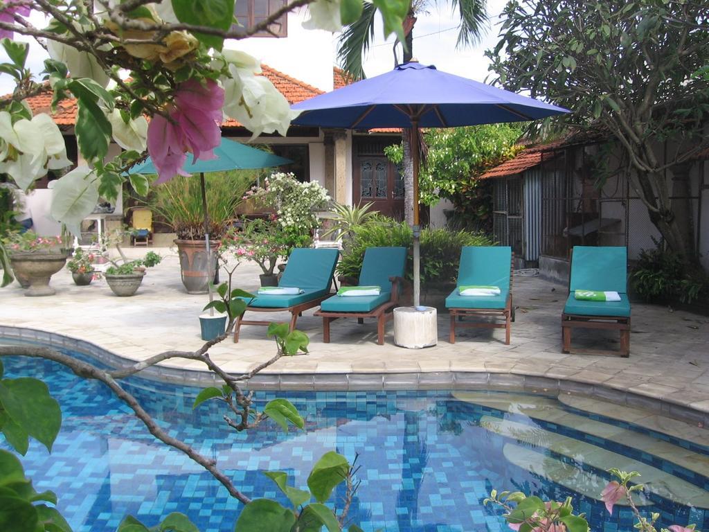 Ombak Putih Bungalows Hotell Nusa Dua  Exteriör bild