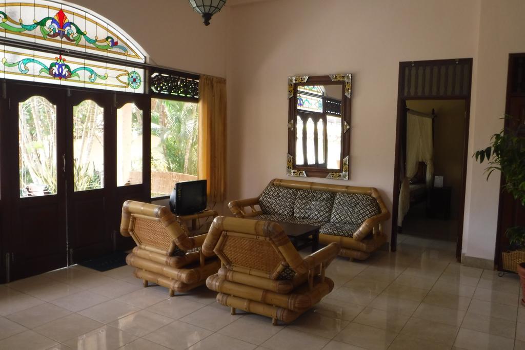 Ombak Putih Bungalows Hotell Nusa Dua  Exteriör bild