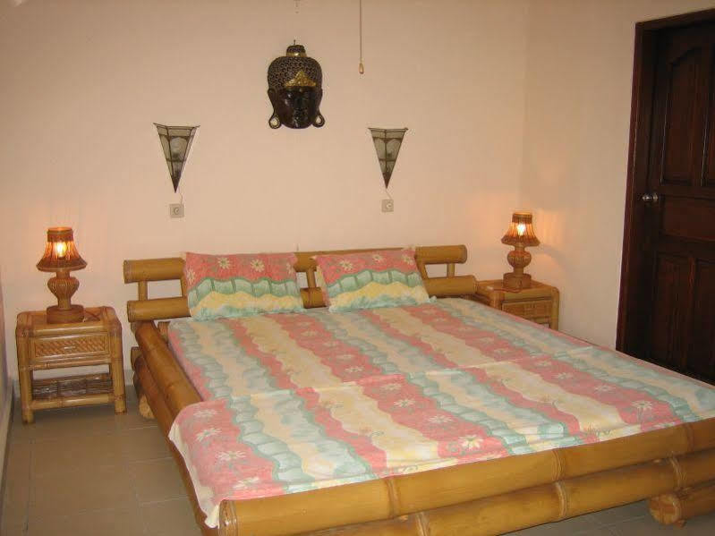 Ombak Putih Bungalows Hotell Nusa Dua  Exteriör bild