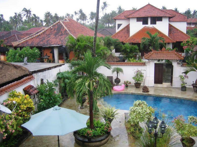 Ombak Putih Bungalows Hotell Nusa Dua  Exteriör bild