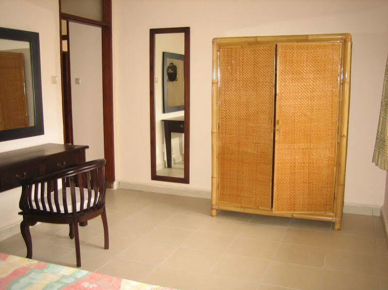 Ombak Putih Bungalows Hotell Nusa Dua  Exteriör bild