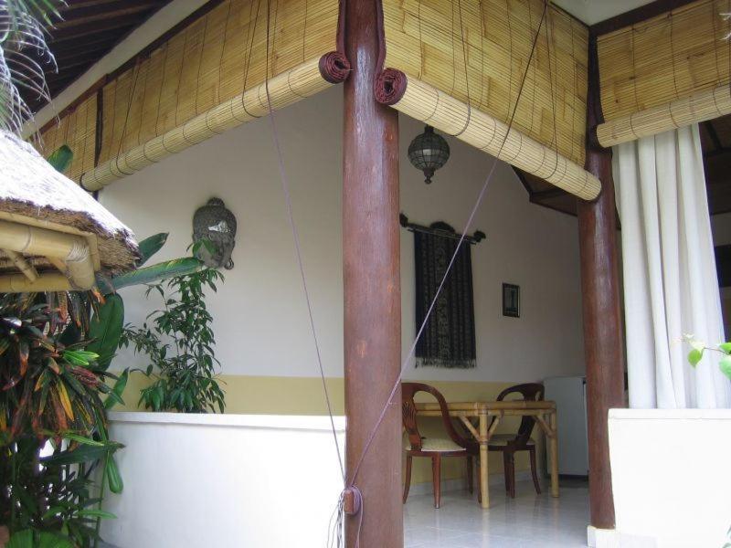 Ombak Putih Bungalows Hotell Nusa Dua  Exteriör bild