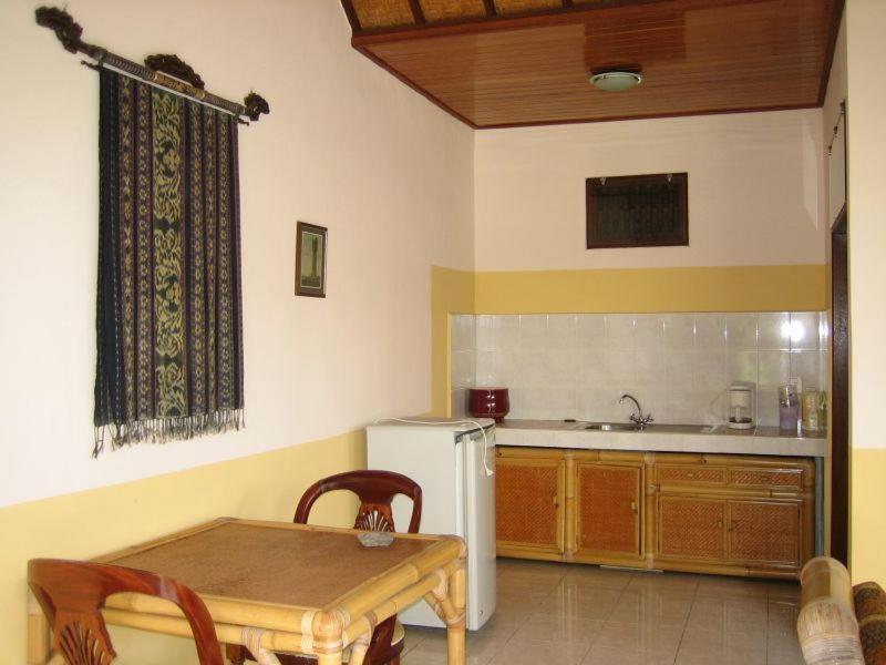 Ombak Putih Bungalows Hotell Nusa Dua  Exteriör bild